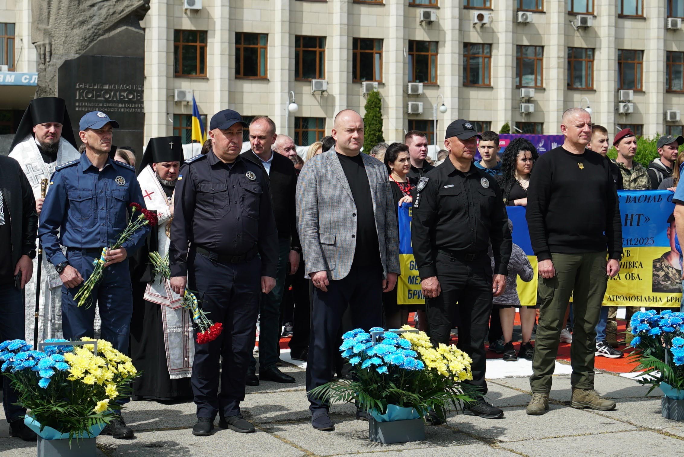 День Героїв у Житомирі: відкриття нового стенду на Алеї Слави та вшанування пам’яті