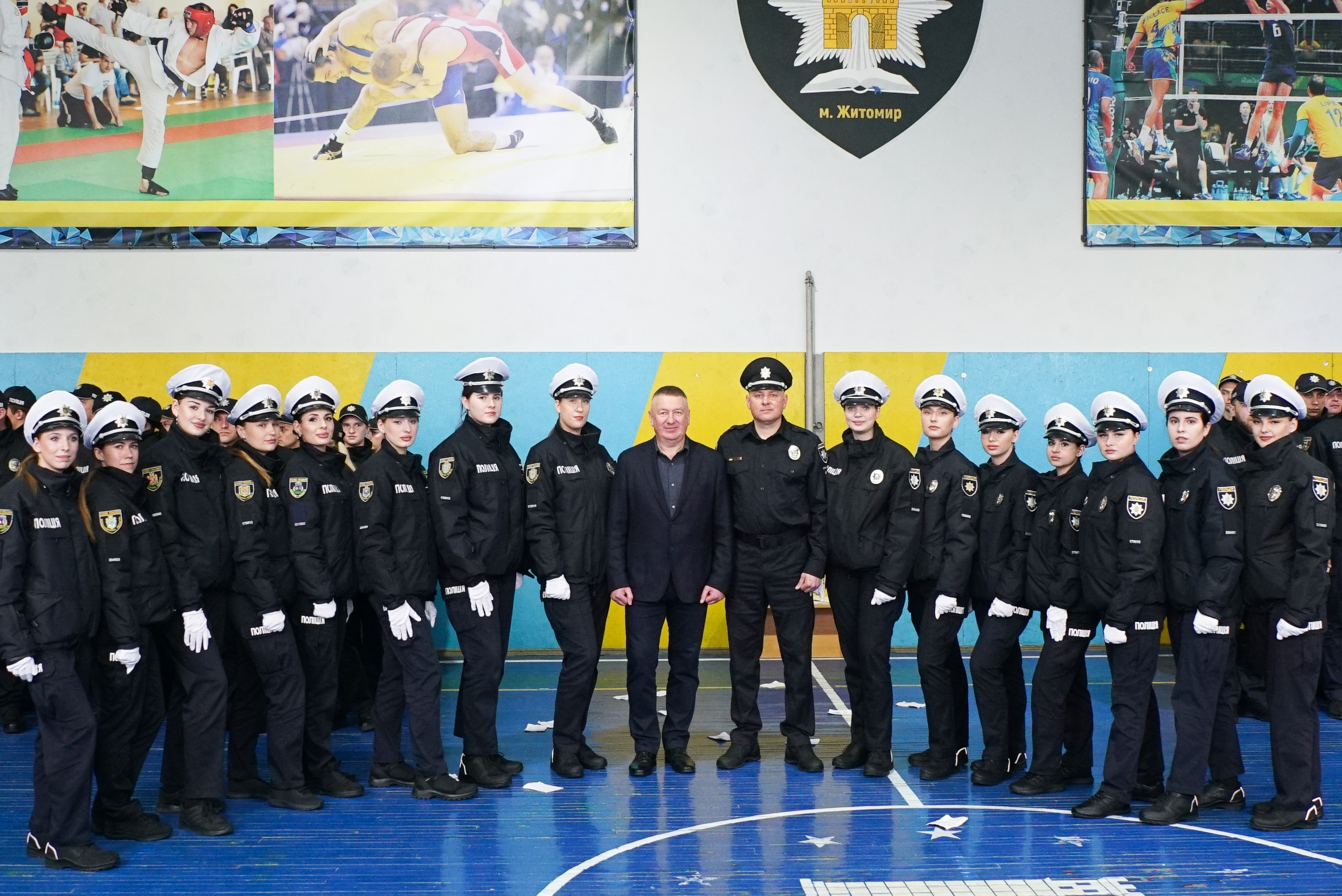 Випускників Житомирської академії поліції привітали від обласної ради